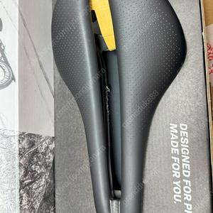 본트래거 에울루스 rsl 카본안장 팝니다