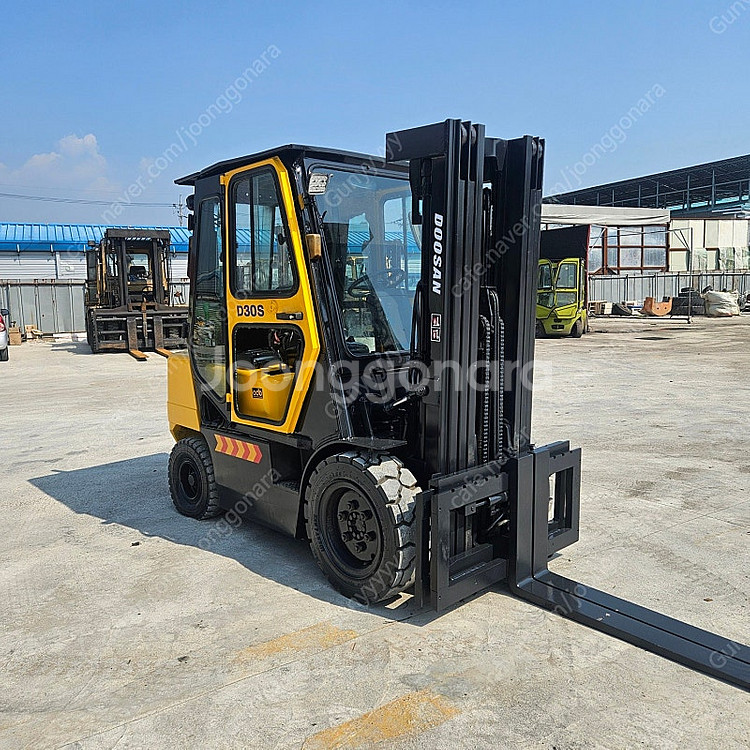 두산 D30S-3 중고지게차--1