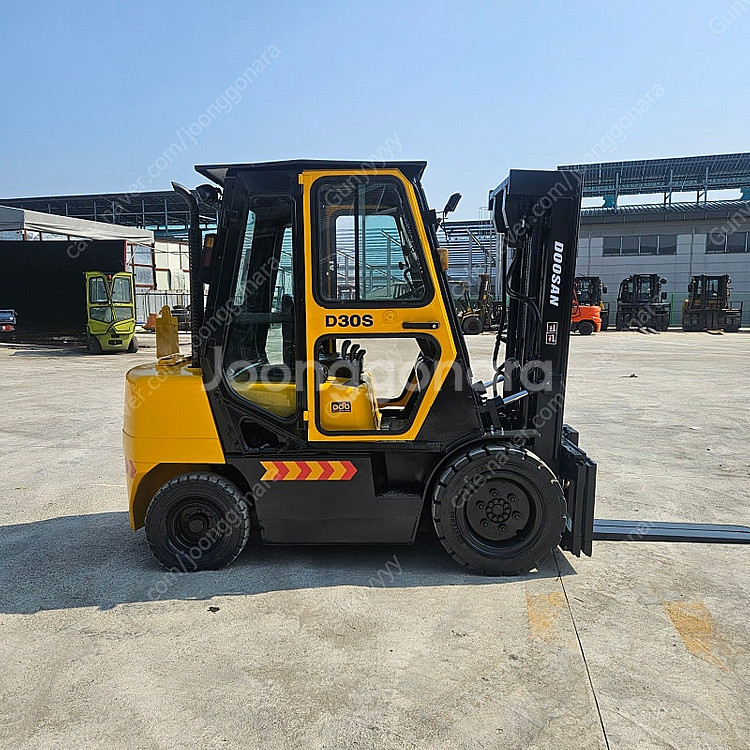 두산 D30S-3 중고지게차--2