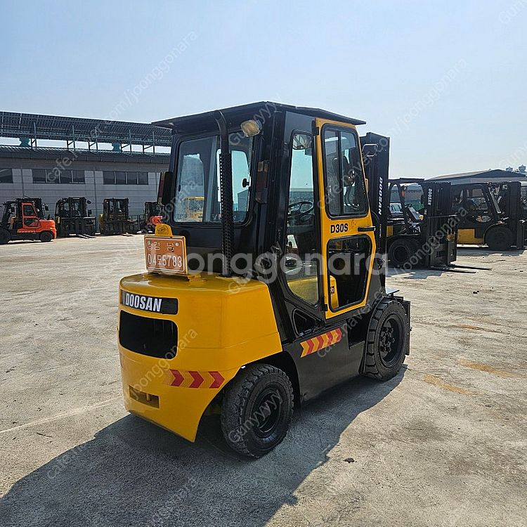 두산 D30S-3 중고지게차--3