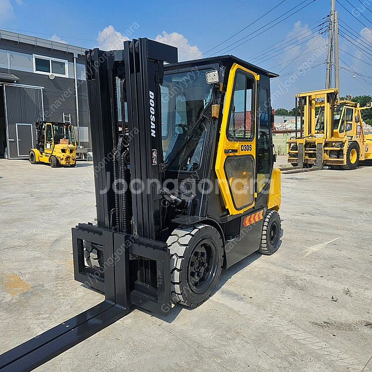 두산 D30S-3 중고지게차--7