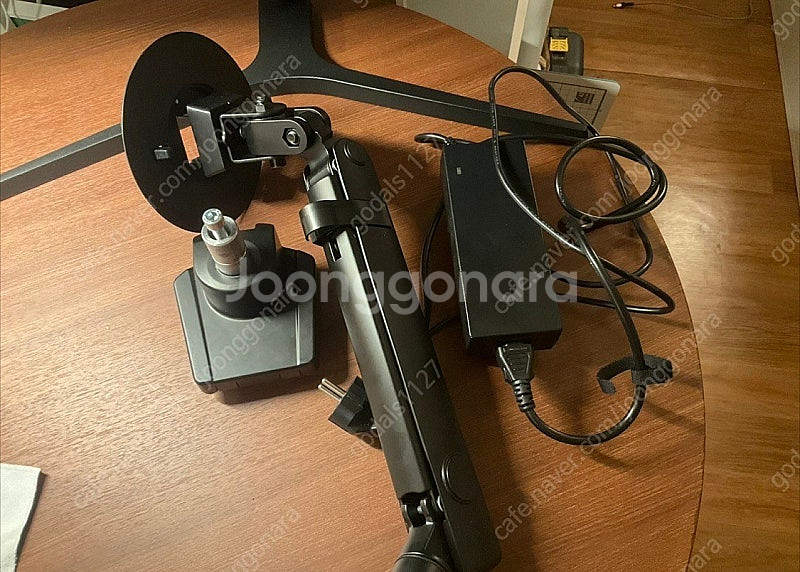 32인치 무결점모니터 32GM01+모니터암 팝니다--3