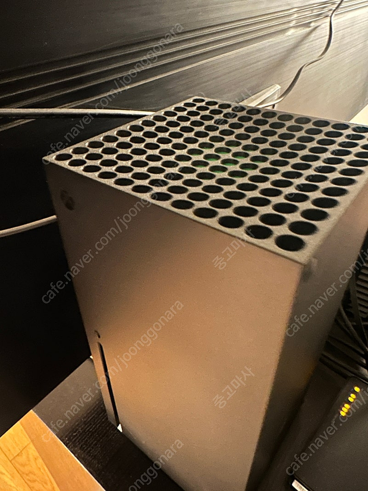 XSX + 컨트롤러 거치대. 엑스박스 시리즈엑스 이미지