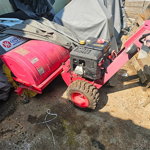 제설차 제설기 아스팔트브러시 브러시청소차 마당청소 도로포장 도로드러시 이미지