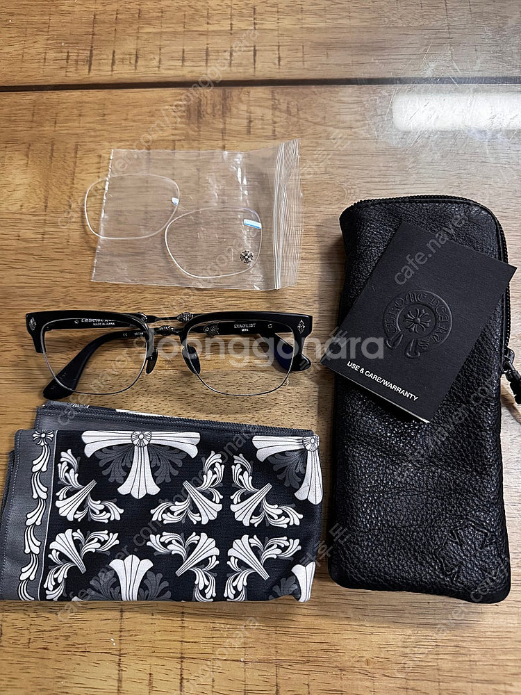 크롬하츠 에바질리스트 매트블랙 판매합니다.--0