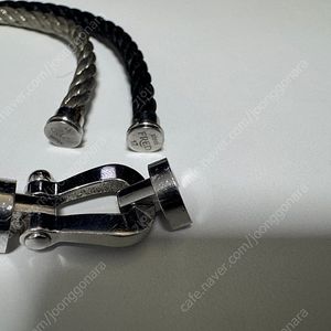 프레드 포스텐 브라이슬릿 18K화이트 L 팝니다.
