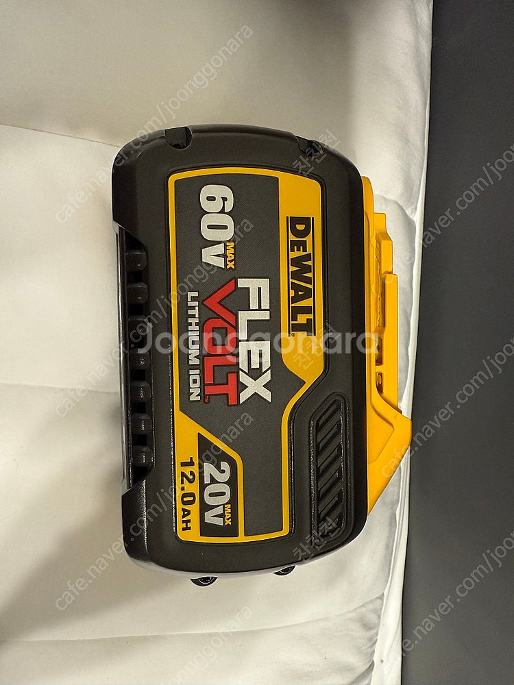 디월트 DCMBA572X1 60V 충전 4.0Ah 배터...--1