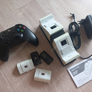 xbox 엑박패드 1개 및 충전 배터리 2개