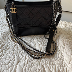 샤넬 가브리엘 호보백 뉴미듐