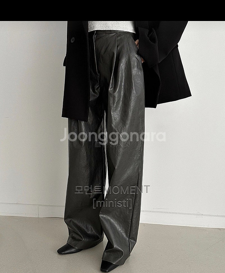 새상품) 모먼트 레더 팬츠 가죽 바지 차콜 M--0