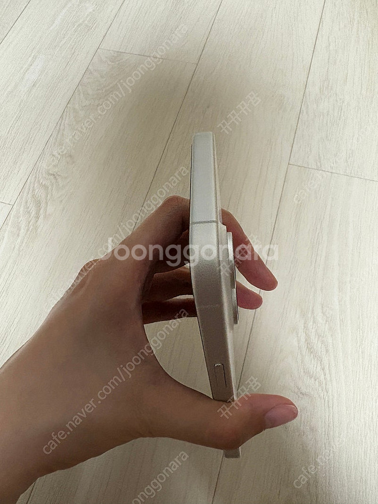 아이폰16 256 화이트 풀박스 홍콩판듀얼심 카메라무음--7
