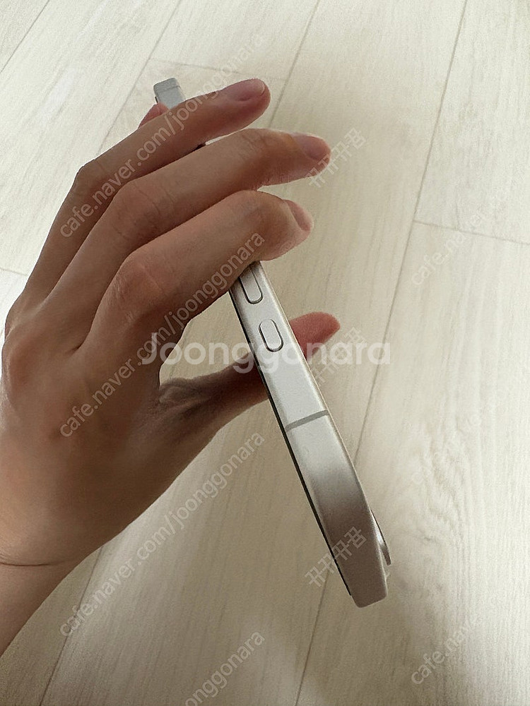 아이폰16 256 화이트 풀박스 홍콩판듀얼심 카메라무음--8