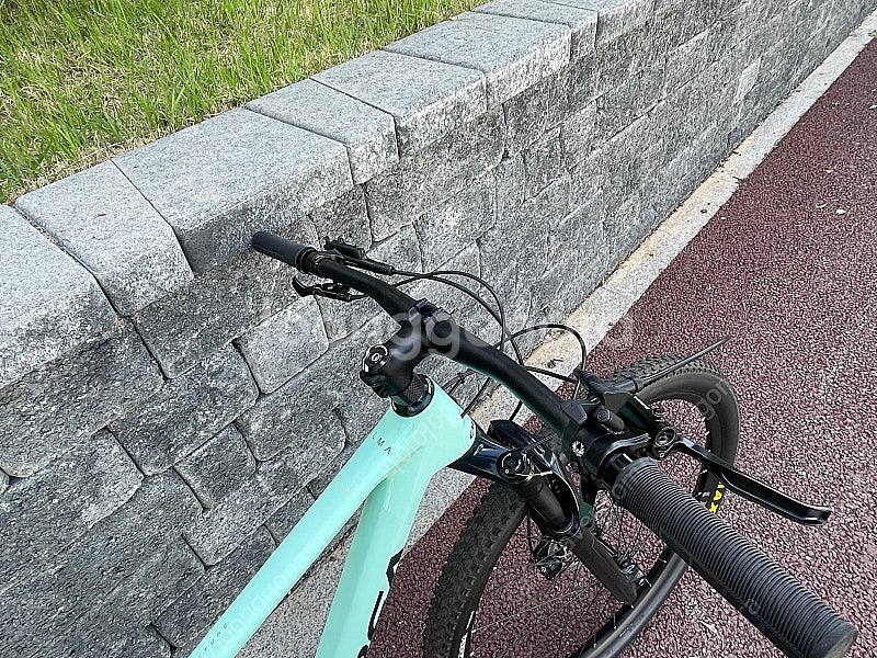 150만원 신차급 23년오베아 알마 m51 카본 가변싯...--2
