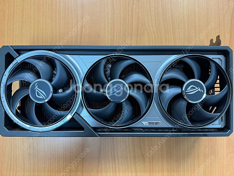 ASUS ROG Astral 지포스 RTX 5090--1