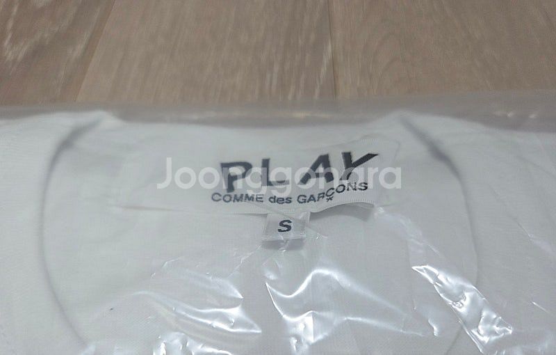 꼼데가르송 Play 반팔 티셔츠 화이트 S사이즈 팝니다...--2