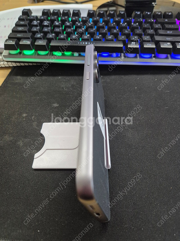 갤럭시 S23 FE 256G 그라파이트 색상 팝니다.(--3