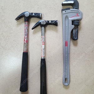 파이프렌치,일체형헤머(망치) 판매합니다.