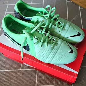 ctr360 트래콰티스타 축구화 280사이즈(이니에스타, 기성용 축구화)