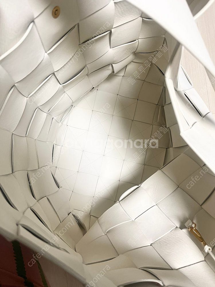 정품 보테가베네타 인트레치오 라지 숄더백--6