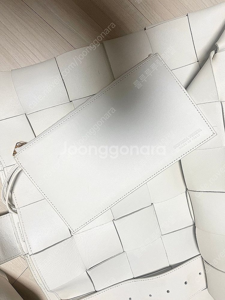 정품 보테가베네타 인트레치오 라지 숄더백--7