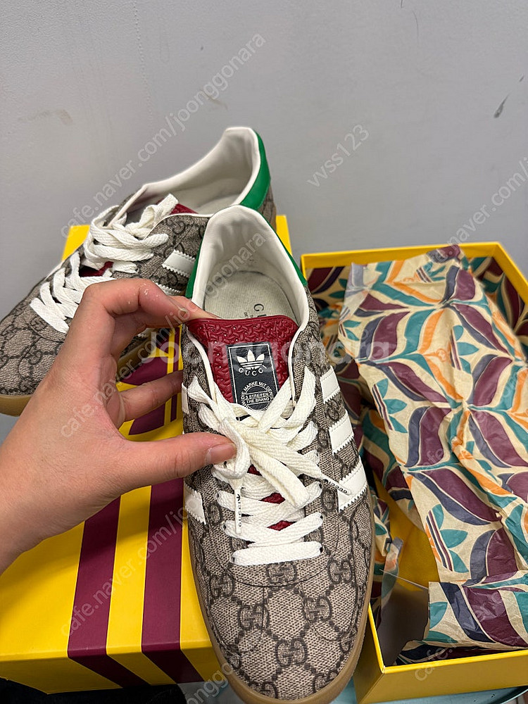 Gucci x Adidas 가젤 GG 모노그램 스니커즈...--3