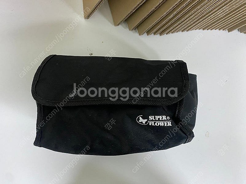 슈퍼플라워 1000w 플래티넘 화이트 팝니다. SF-1...--5