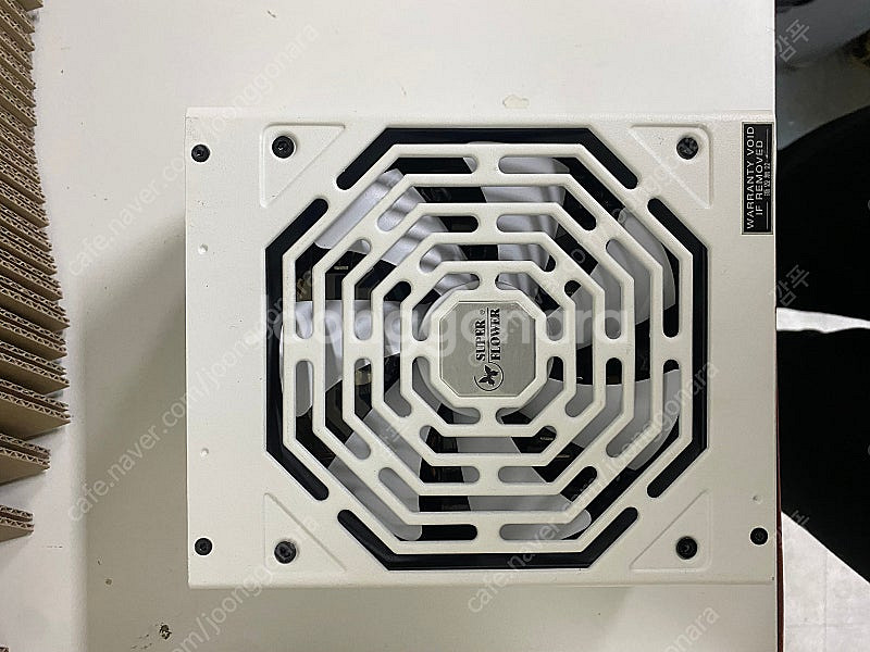 슈퍼플라워 1000w 플래티넘 화이트 팝니다. SF-1...--7