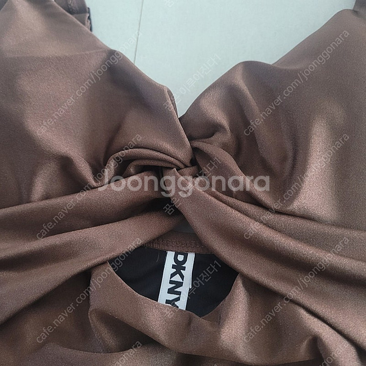 DKNY 수영복 M사이즈 택포 35000원--3