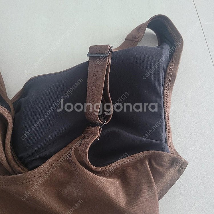 DKNY 수영복 M사이즈 택포 35000원--5