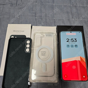 S22 플러스 화이트 256GB 자급제(무잔상) 정품 케이스 1개 + 일반 케이스 1개 박스풀입니다.(금액추가내림)