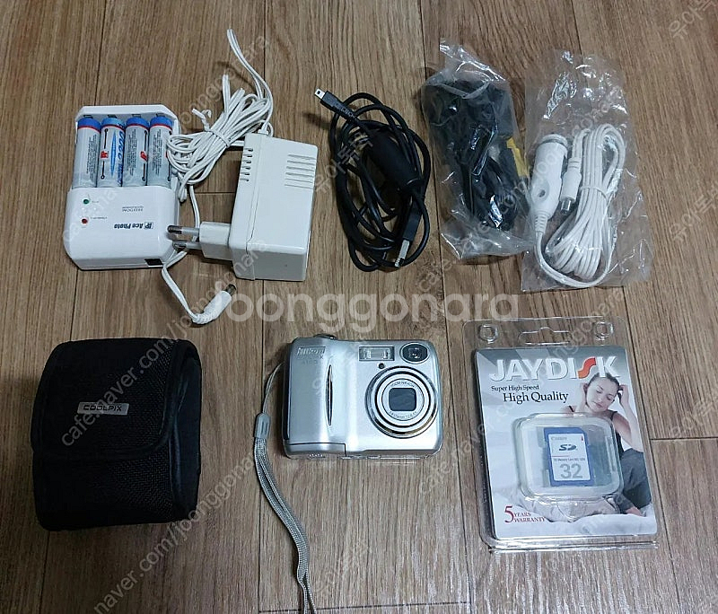 니콘 e4100 디카 16만원에 팝니다.--0