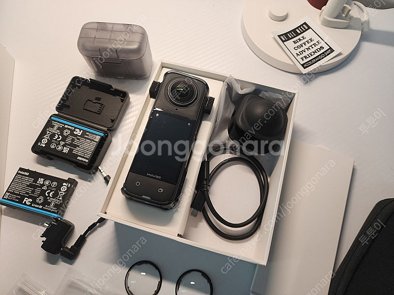 인스타360x4 팝니다.--2