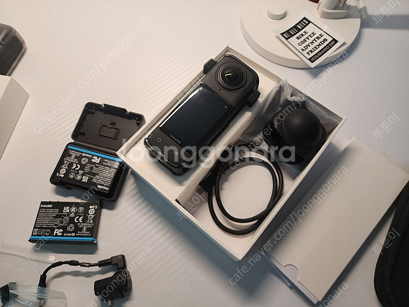 인스타360x4 팝니다.--9