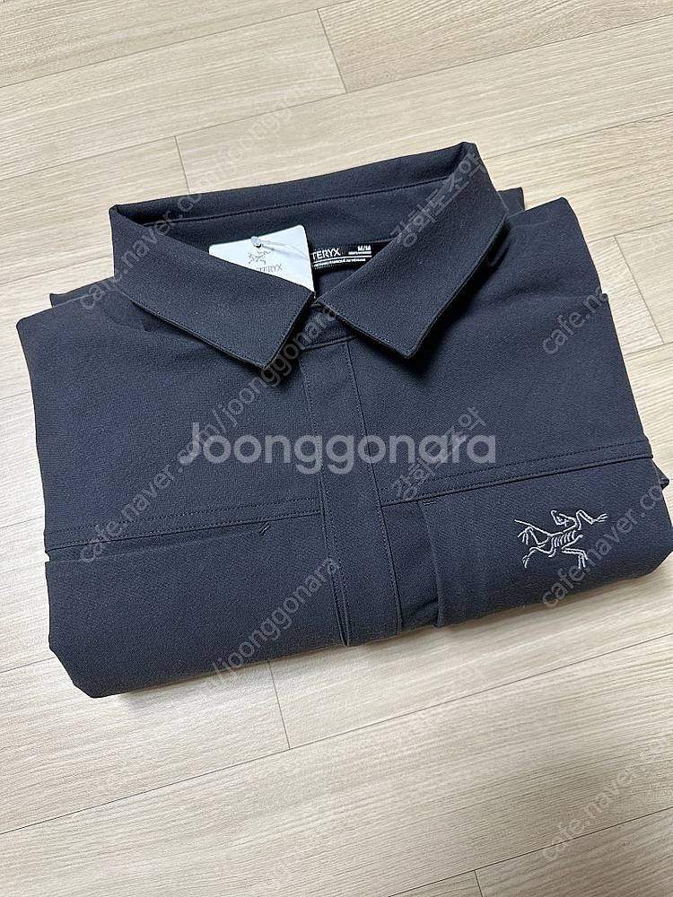 아크테릭스 크로닌 코튼 오버셔츠 블랙 M 새제품 팝니다--2
