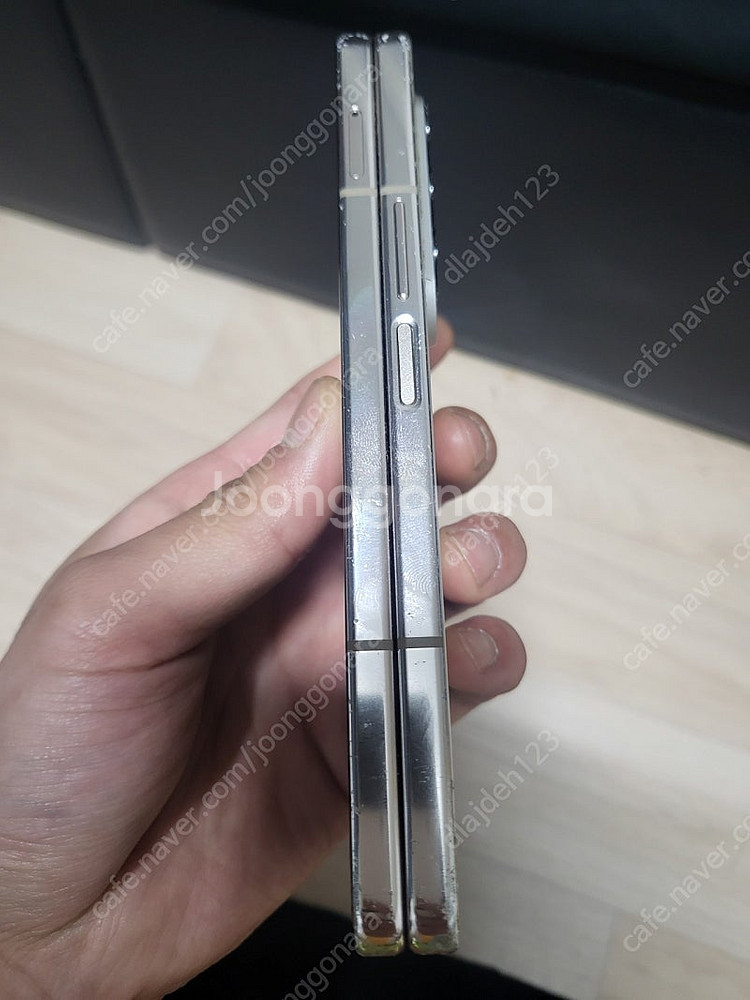 갤럭시 폴드4 256GB 부품용--3