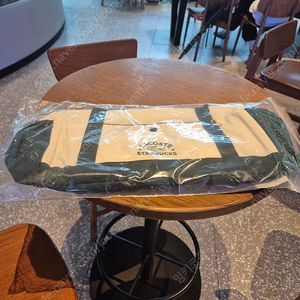 스타벅스 프리퀀시 라코스테 멀티플백 그린 반값택배 끼리택배 2500추가 일반택배 4500