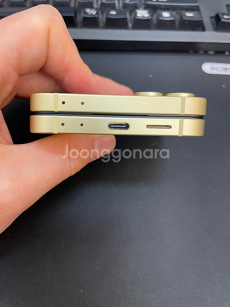 갤럭시Z플립6 옐로우 256GB 무잔상 상태좋은 중고5...--5