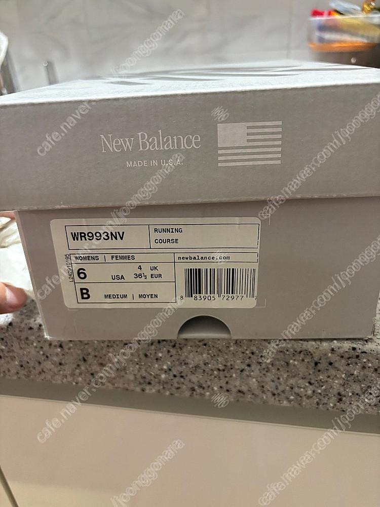 뉴발란스 993 네이비 230 새상품 팔아요 이미지