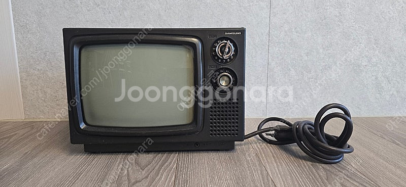 삼성 9인치 흑백 브라운관 골동품 TV BT-235KR--0