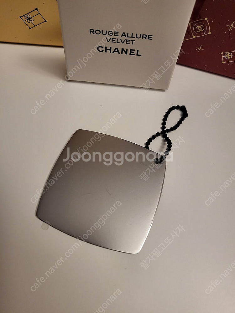 정품) 샤넬 거울 참 키링 (코스메틱)--2