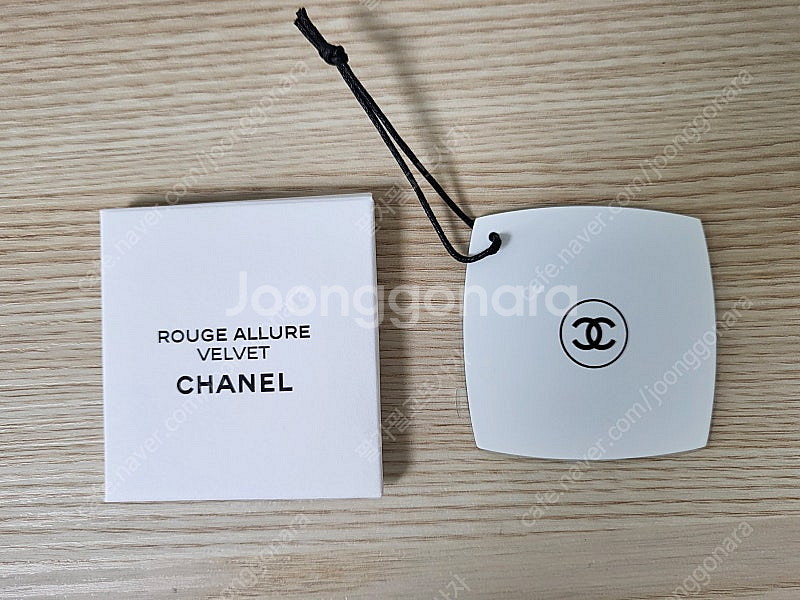 정품) 새상품 샤넬 화이트 거울 (코스메틱)--0