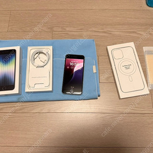아이폰 SE3 128GB 화이트 (애플케어 26년 2월 28일까지)