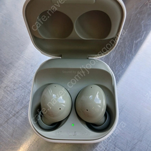 갤럭시 버즈2 본체+이어폰(양쪽) 팝니다