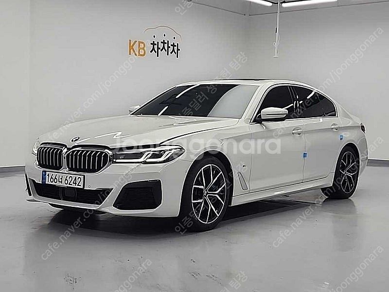 BMW 5시리즈 수입중고차시세 흰색 2022년식 16,...--0