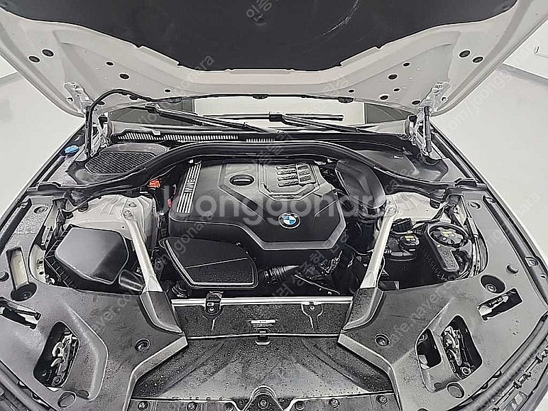 BMW 5시리즈 수입중고차시세 흰색 2022년식 16,...--6