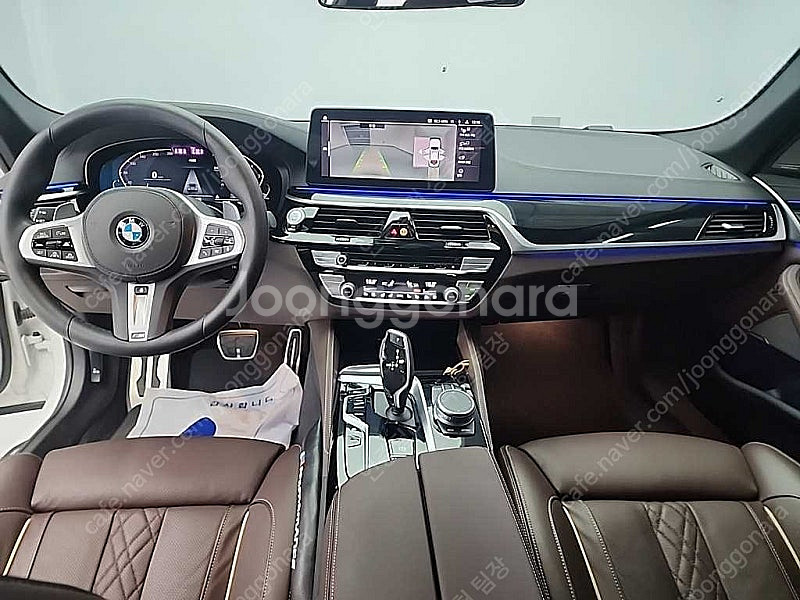 BMW 5시리즈 수입중고차시세 흰색 2022년식 16,...--8