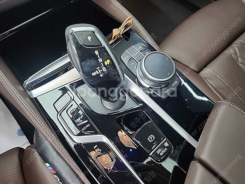 BMW 5시리즈 수입중고차시세 흰색 2022년식 16,...--9