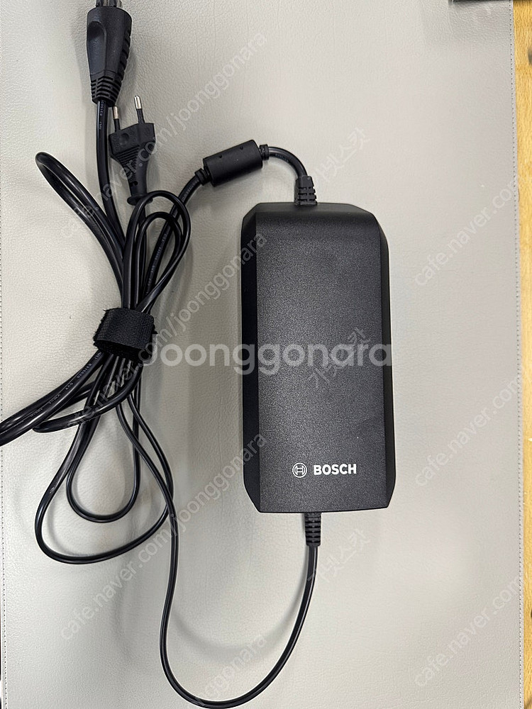 보쉬 파워팩 500 충전기 팝니다.--0