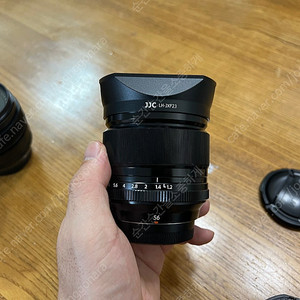 후지필름 xf56 f1.2 블랙 팔아요.
