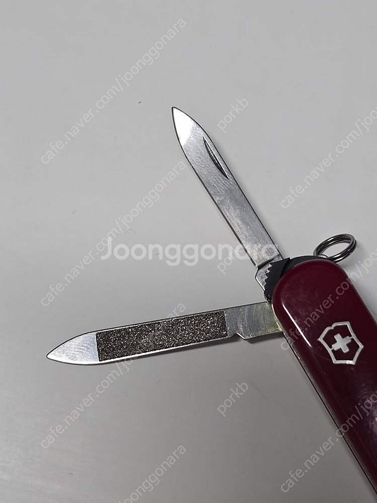 빅토리녹스 손톱깎이 멀티툴 날이 살짝 휨 사진확인 착불--1